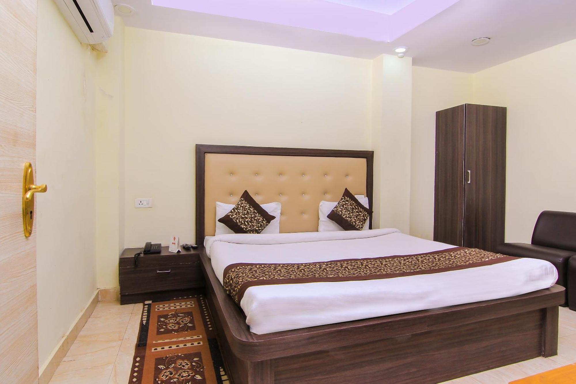 Oyo Flagship Hotel Cz Near Phoenix United Lucknow Extérieur photo
