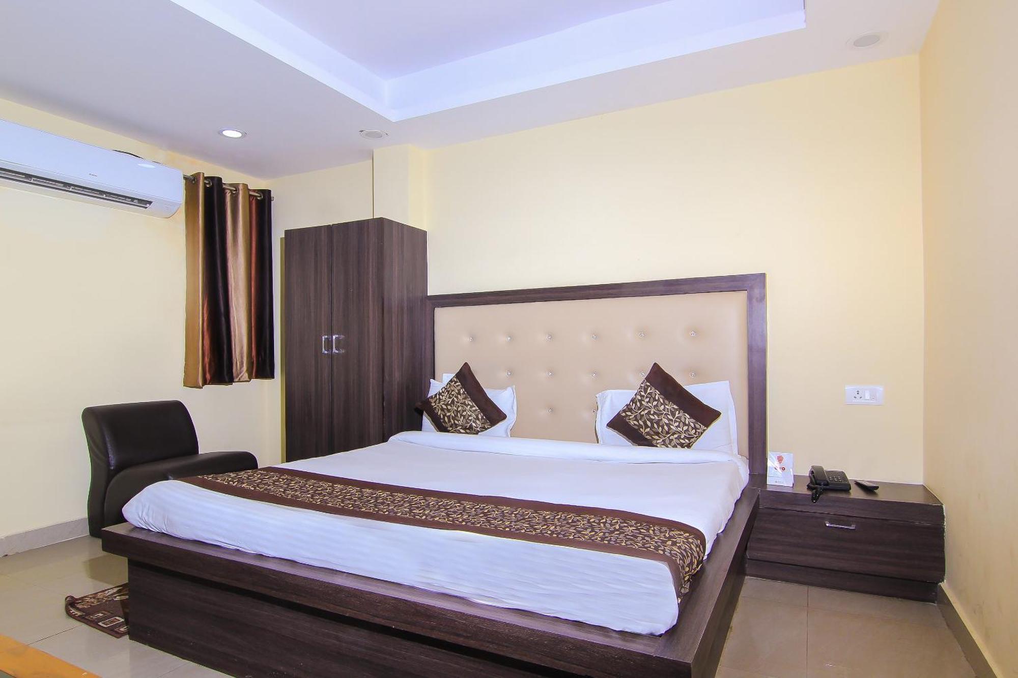 Oyo Flagship Hotel Cz Near Phoenix United Lucknow Extérieur photo