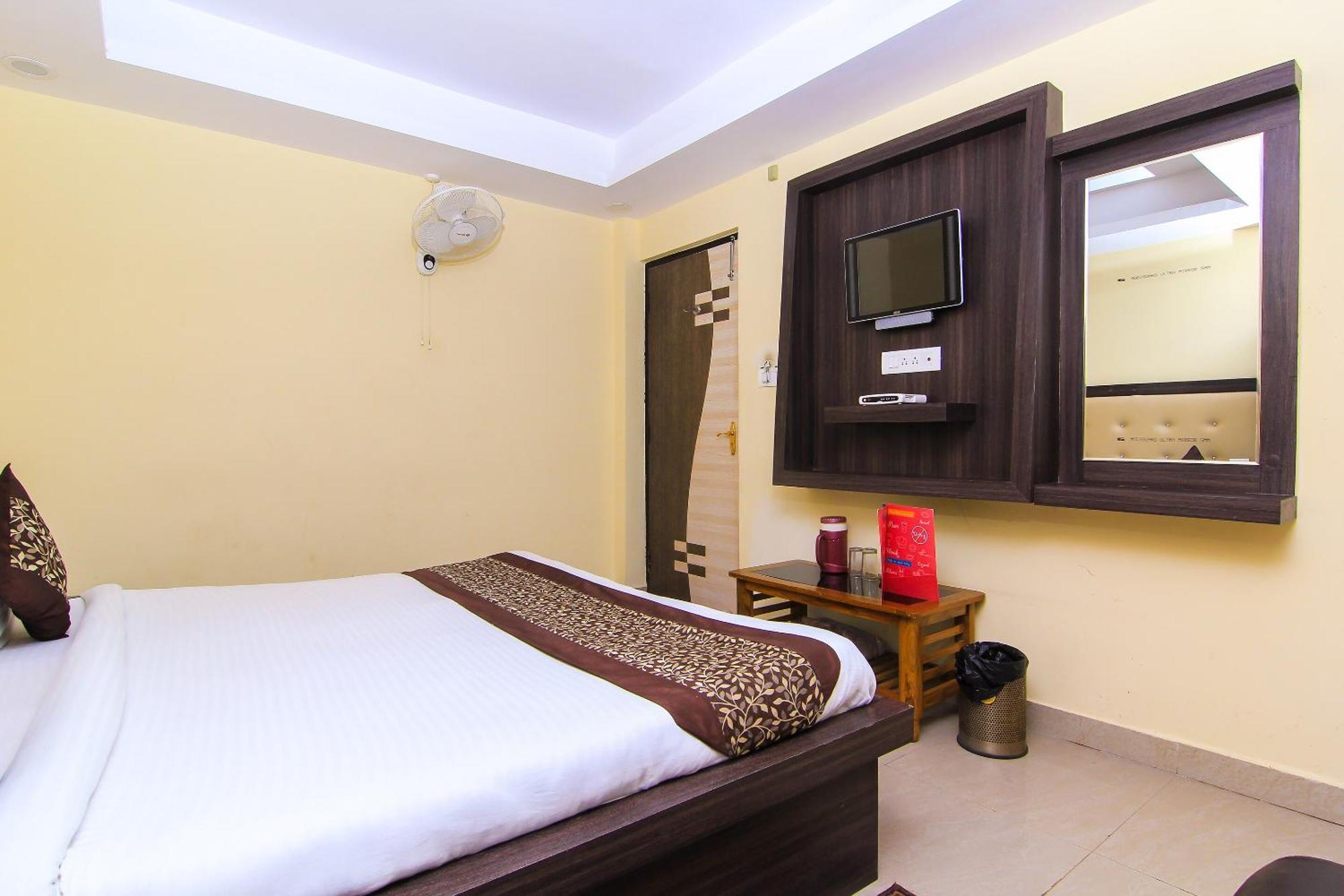 Oyo Flagship Hotel Cz Near Phoenix United Lucknow Extérieur photo