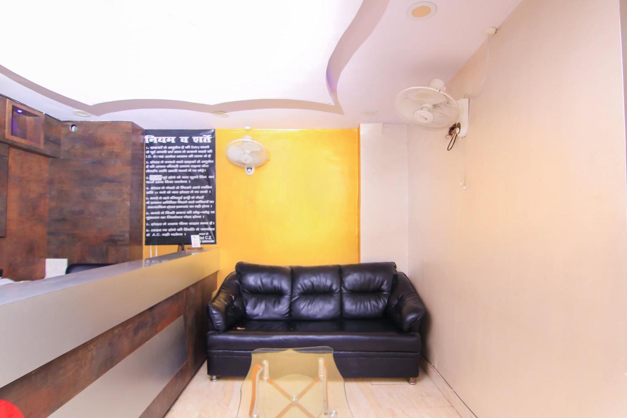 Oyo Flagship Hotel Cz Near Phoenix United Lucknow Extérieur photo