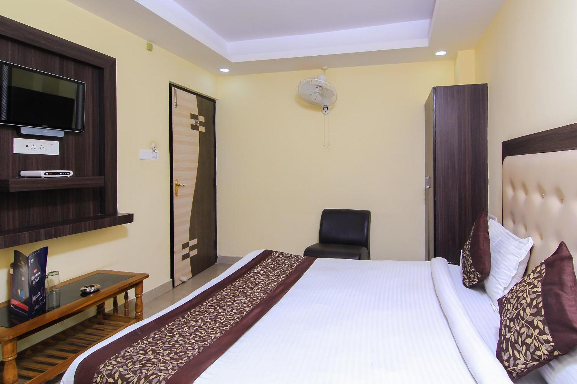 Oyo Flagship Hotel Cz Near Phoenix United Lucknow Extérieur photo